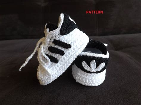 adidas babyschoenen haken